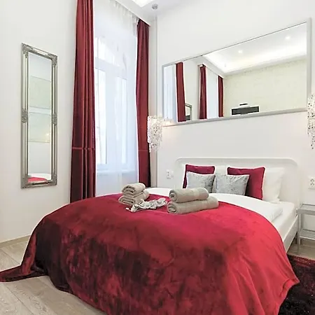 Silver By Staymood Holidays 부다페스트